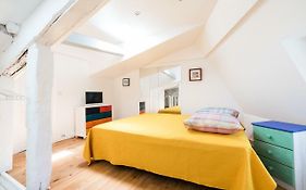 Petit Studio Saint-Front- Small Studio Flat Saint-Front